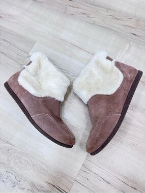 Vionic Women's Divine Maizie boot slipper shoes Sz 6.5 suede faux fur